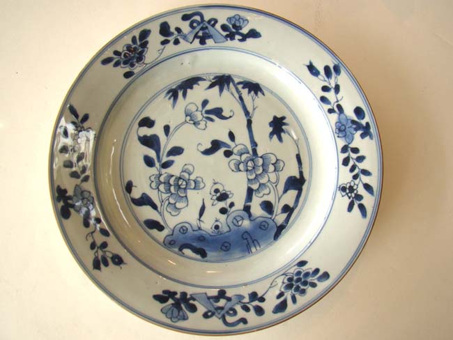 A rare large 11" Chinese Export Porcelain dinner plate circa 1750
